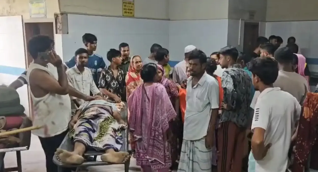 খুলনায় পূর্ব বাংলা কমিউনিস্ট পার্টির নেতা নাসিমকে গুলি করে হত্যা