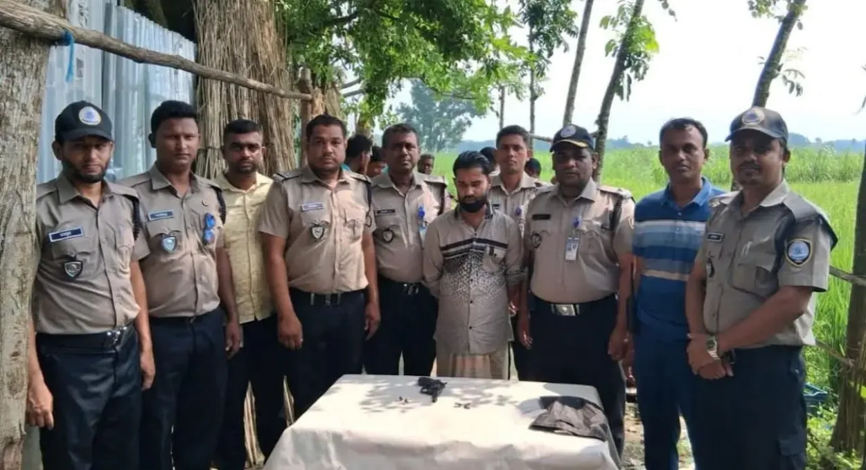 রাজবাড়ীতে বিদেশি রিভলবার ও গুলিসহ যুবক গ্রেপ্তার