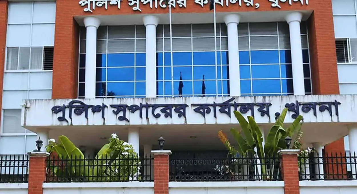 খুলনায় পুলিশ পরিদর্শকের ওপর ছিনতাইয়ের হামলা এবং অভ্যন্তরীণ নির্দেশনার বিভ্রান্তি দূর করতে তদন্ত কমিটি গঠন