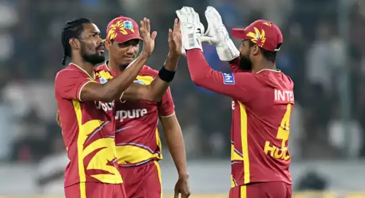 ভারত বনাম ওয়েস্ট ইন্ডিজ, ৪র্থ T২০I: বেঙ্গালুরুতে শাই হোপ টন, কিমো পল ফিফার ফোর্স সিরিজ ডিসিডার