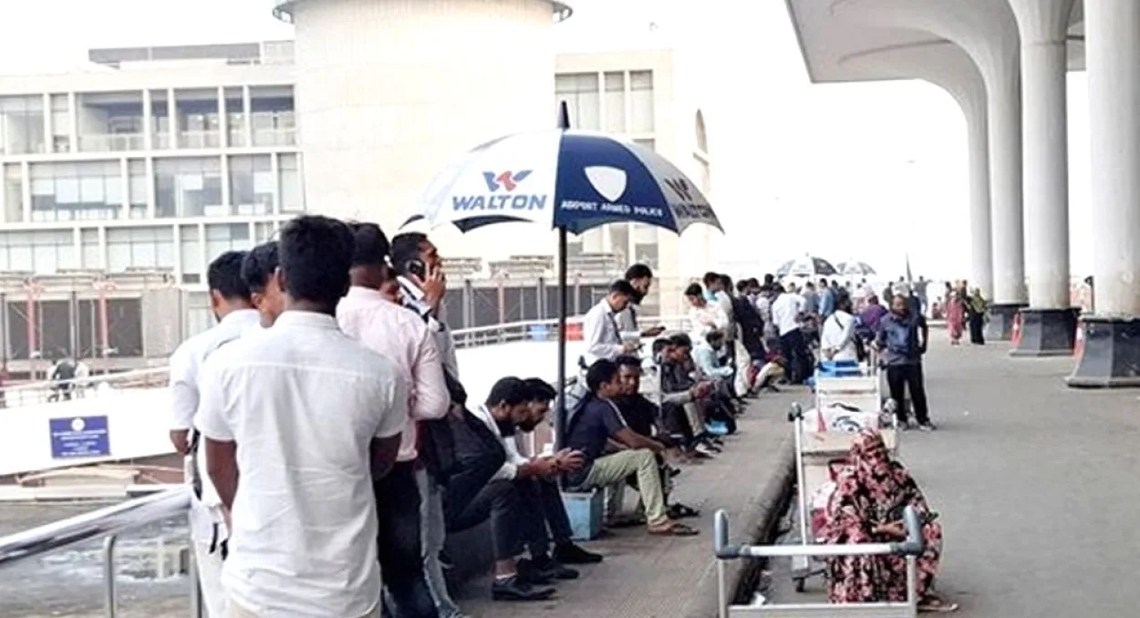 সৌদি বিমানবন্দরে হামলার জেরে সাড়ে ষোল হাজার যাত্রীর ফ্লাইট বাতিল