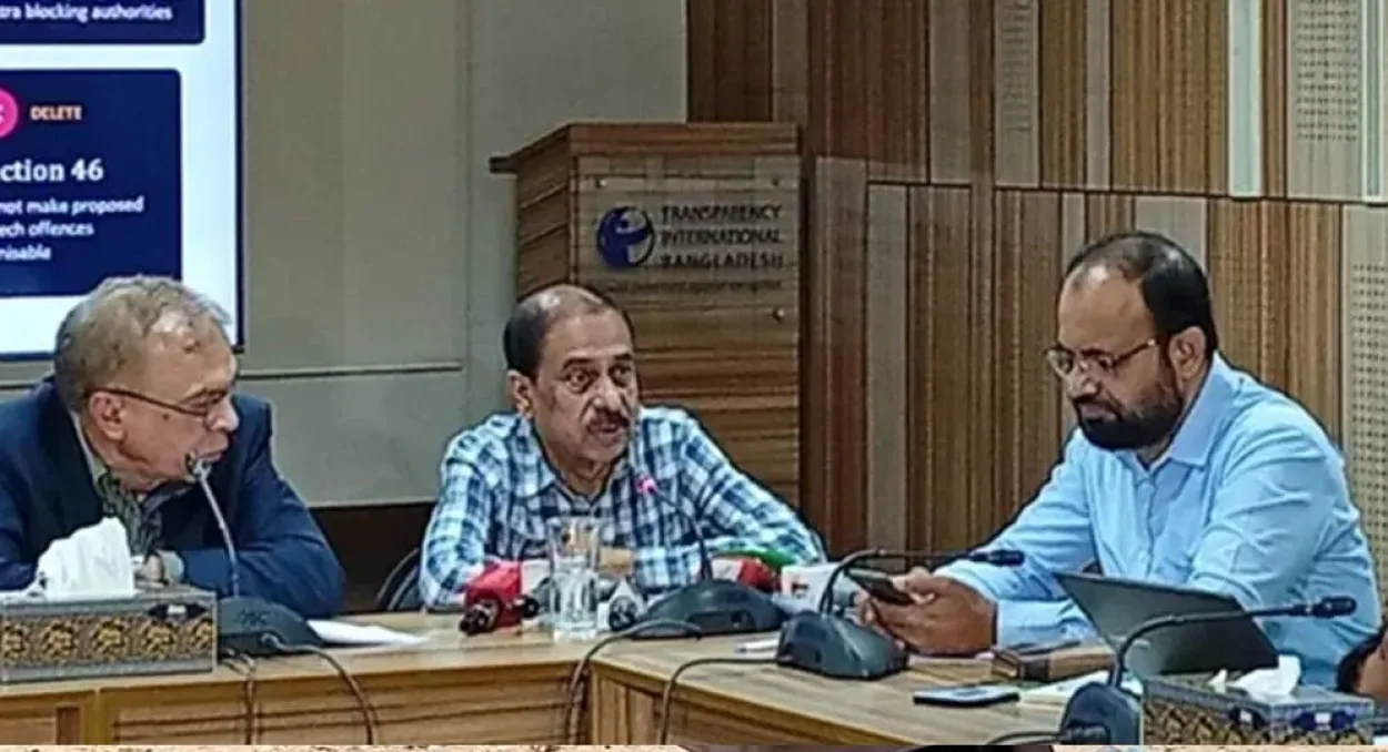 প্রস্তাবিত সাইবার সুরক্ষা আইনে সংবাদমাধ্যমের স্বাধীনতা ও সাংবাদিকদের হাত না বাঁধার জোরালো আহ্বান প্রবীণ সাংবাদিক মতিউর রহমান চৌধুরীর