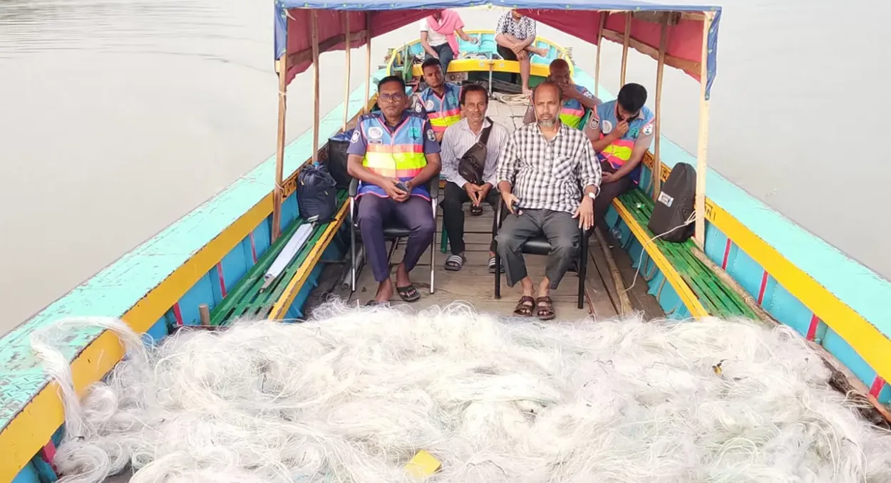 ঝালকাঠিতে মা ইলিশ রক্ষায় অভিযানে চার লাখ মিটার জাল জব্দ ও তিনজনের কারাদণ্ড