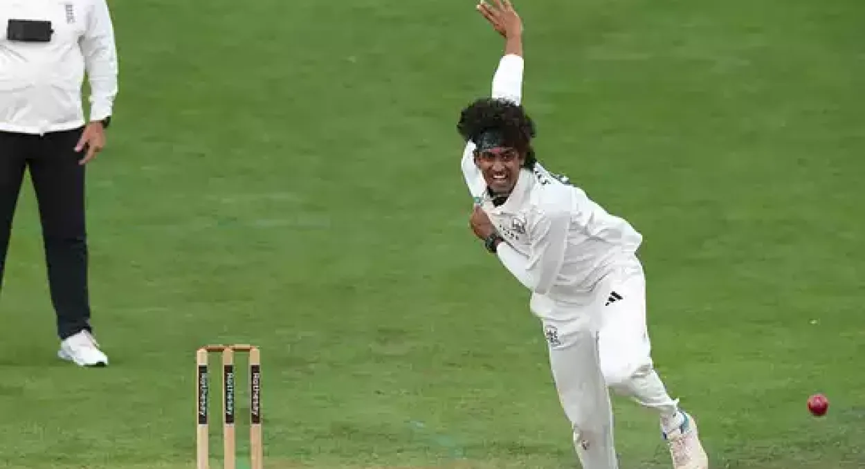 সাই কিশোরের হ্যাটট্রিকে তামিলনাড়ুর ইনিংস জয় এবং রুতুরাজের সেঞ্চুরি