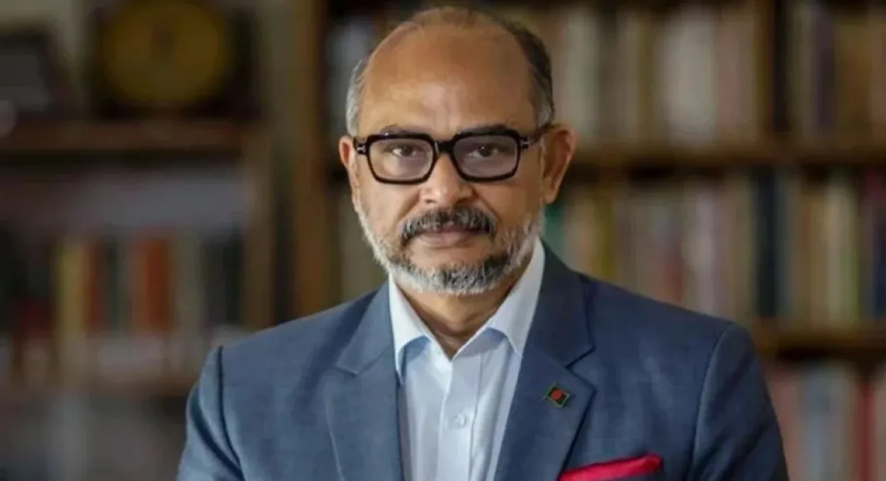 উত্তরাধিকার সূত্রে ভঙ্গুর অর্থনীতি পাওয়ায় নিম্ন ও মধ্যবিত্তরা চাপে রয়েছে বলে মন্তব্য করেছেন প্রধানমন্ত্রীর অর্থ ও