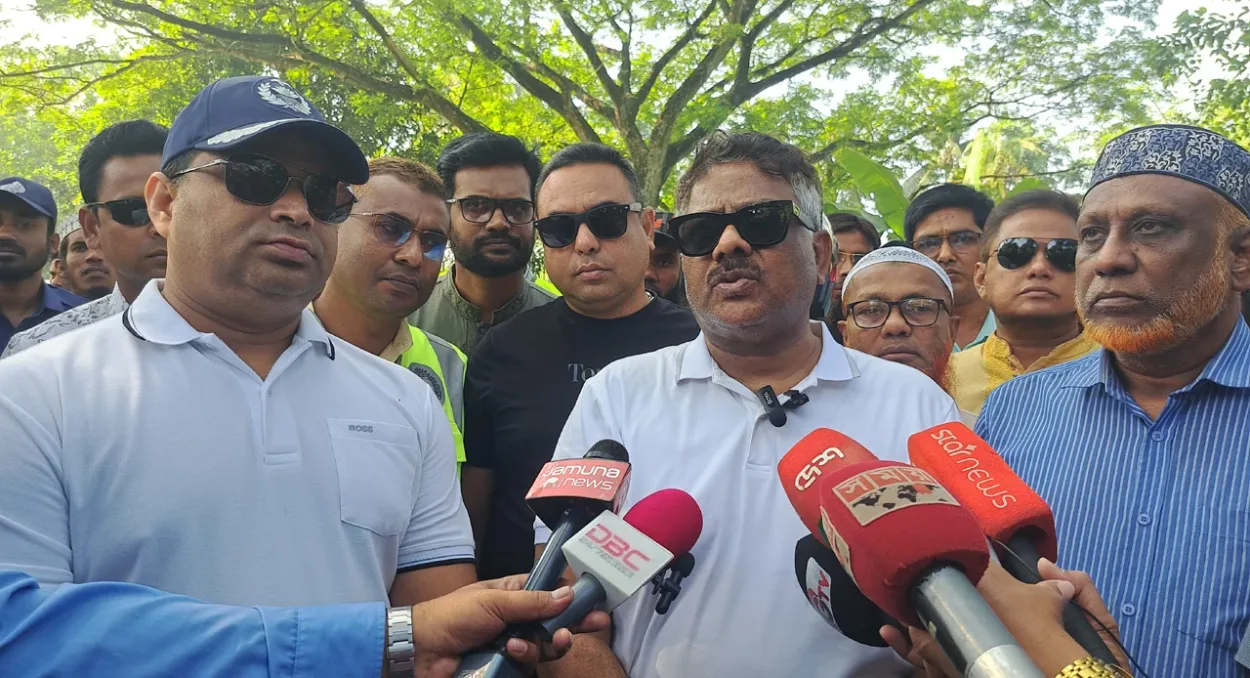 বড়াইগ্রামে বাস-ট্রাক সংঘর্ষে ১৪ নিহত, প্রধানমন্ত্রীর এক লাখ টাকা আর্থিক সহায়তার ঘোষণা