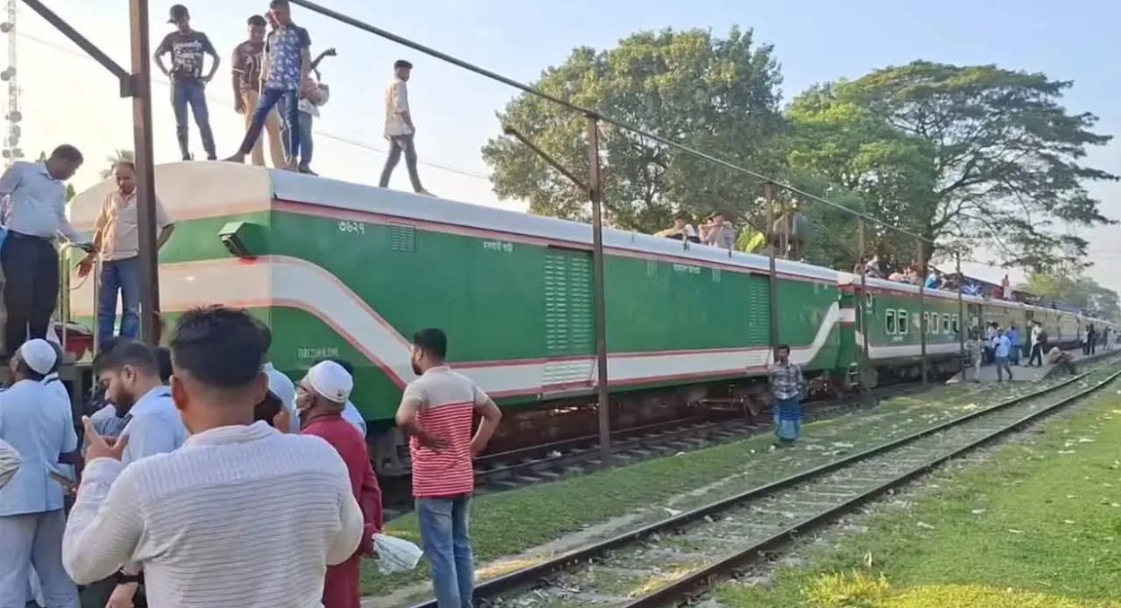 ইঞ্জিন বিকল হওয়ায় তিন ঘণ্টা দেরিতে কিশোরগঞ্জ ছেড়ে গেল ঢাকা এক্সপ্রেস