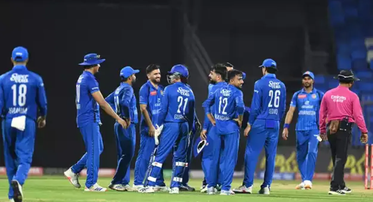 জাদরানের দায়িত্বশীল ব্যাটিংয়ে জিম্বাবুয়েকে উড়িয়ে ত্রিদেশীয় ওয়ানডে সিরিজের শিরোপা জিতল আফগানিস্তান