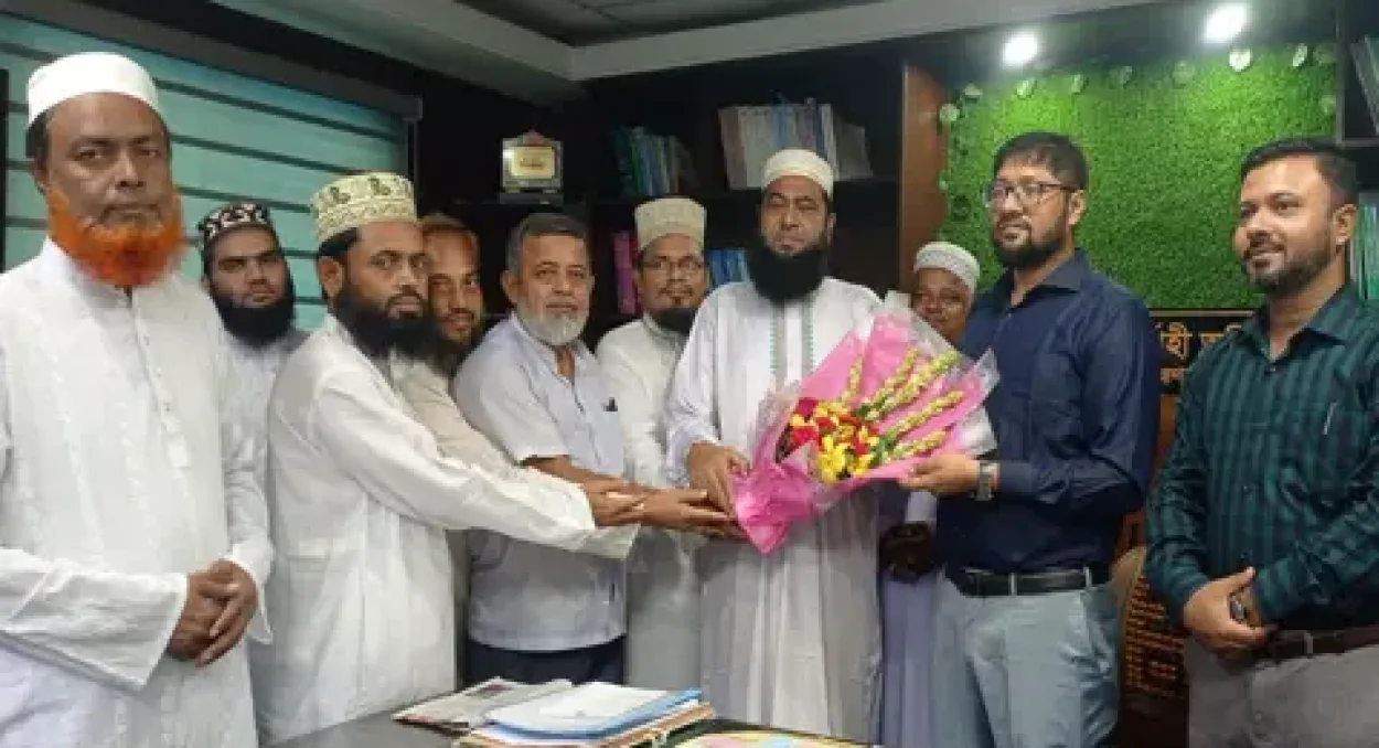 আশুগঞ্জের নবাগত ইউএনওর সঙ্গে অধ্যক্ষ মহিউদ্দিনের সৌজন্য সাক্ষাৎ