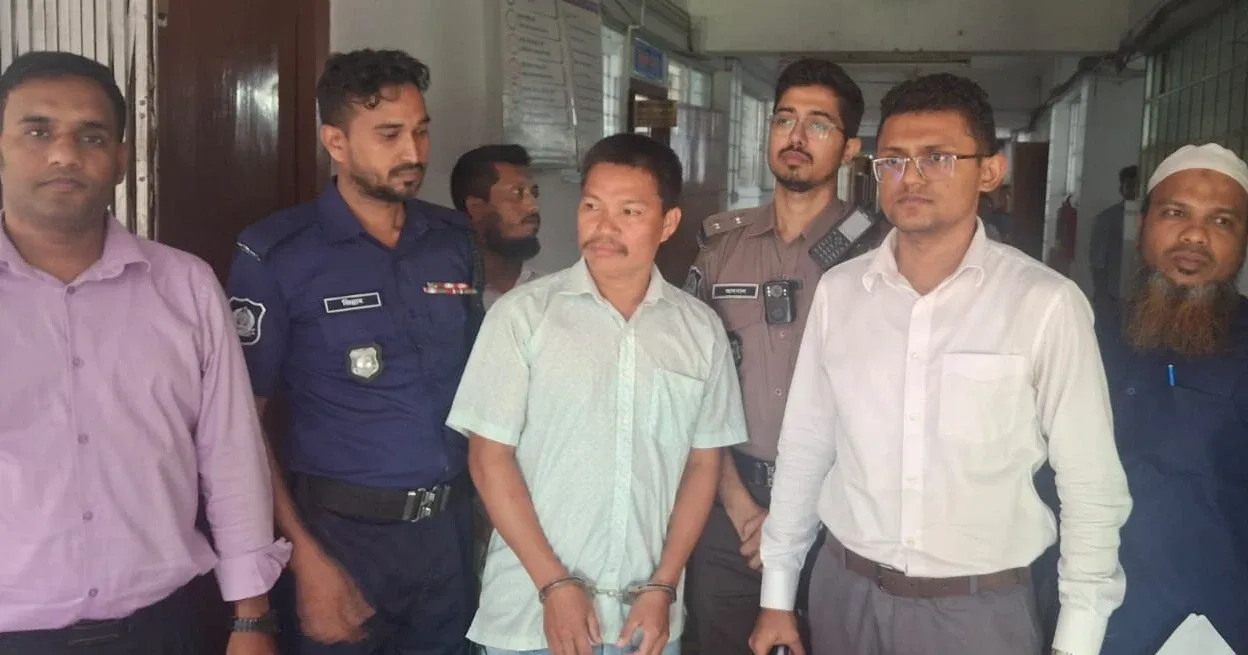 রাঙামাটিতে জাল উত্তরাধিকার সনদে ক্ষতিপূরণ নেওয়ার চেষ্টা, আটক ব্যক্তি পুলিশের কাছে