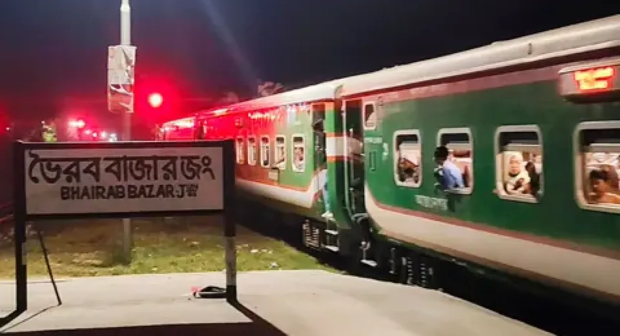 ইঞ্জিন ছাড়াই ১ কিলোমিটার পেছনে এলো ট্রেন