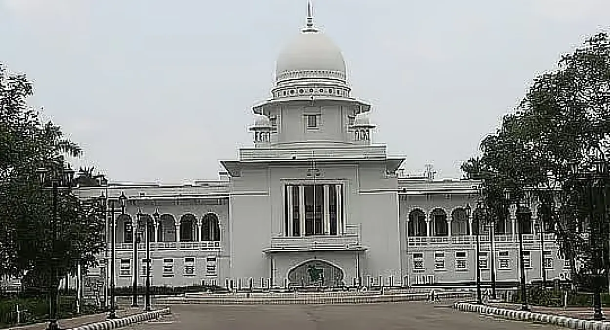 Supreme Court Stays High Court Verdict Canceling 18-Year Experience Rule for Head Teachers