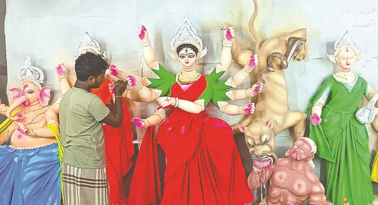 Rising Production Costs Stifle Earnings for Pabna Idol Sculptors