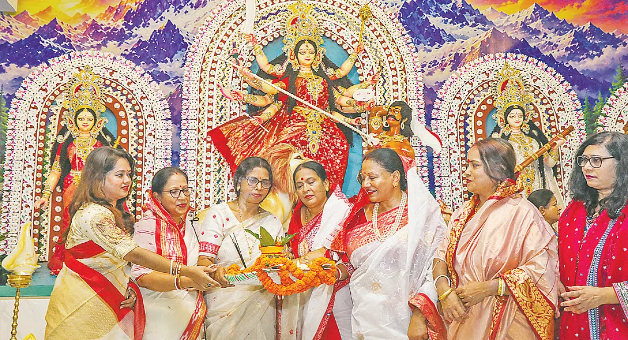 Sharadiya Durga Puja Mahasaptami begins across Bangladesh with traditional rituals
