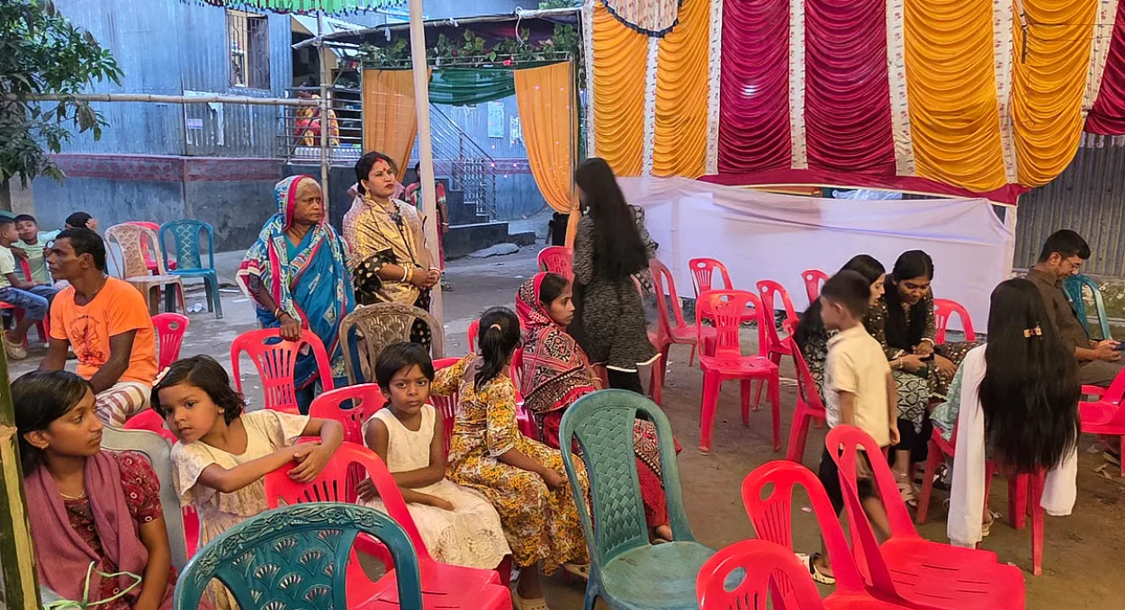 Manikganj fishermen families embrace Sharadiya Durga Puja with festive spirit despite hardship