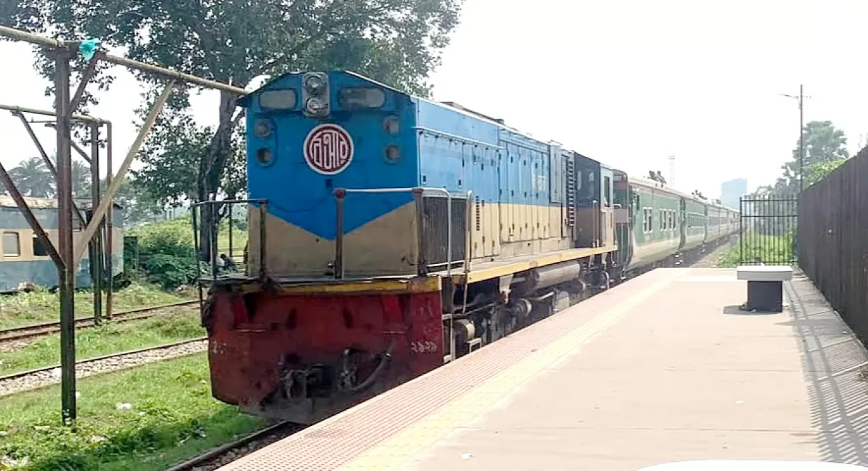 Train communications resume on Dhaka-bound line in Cumilla after 24 hours