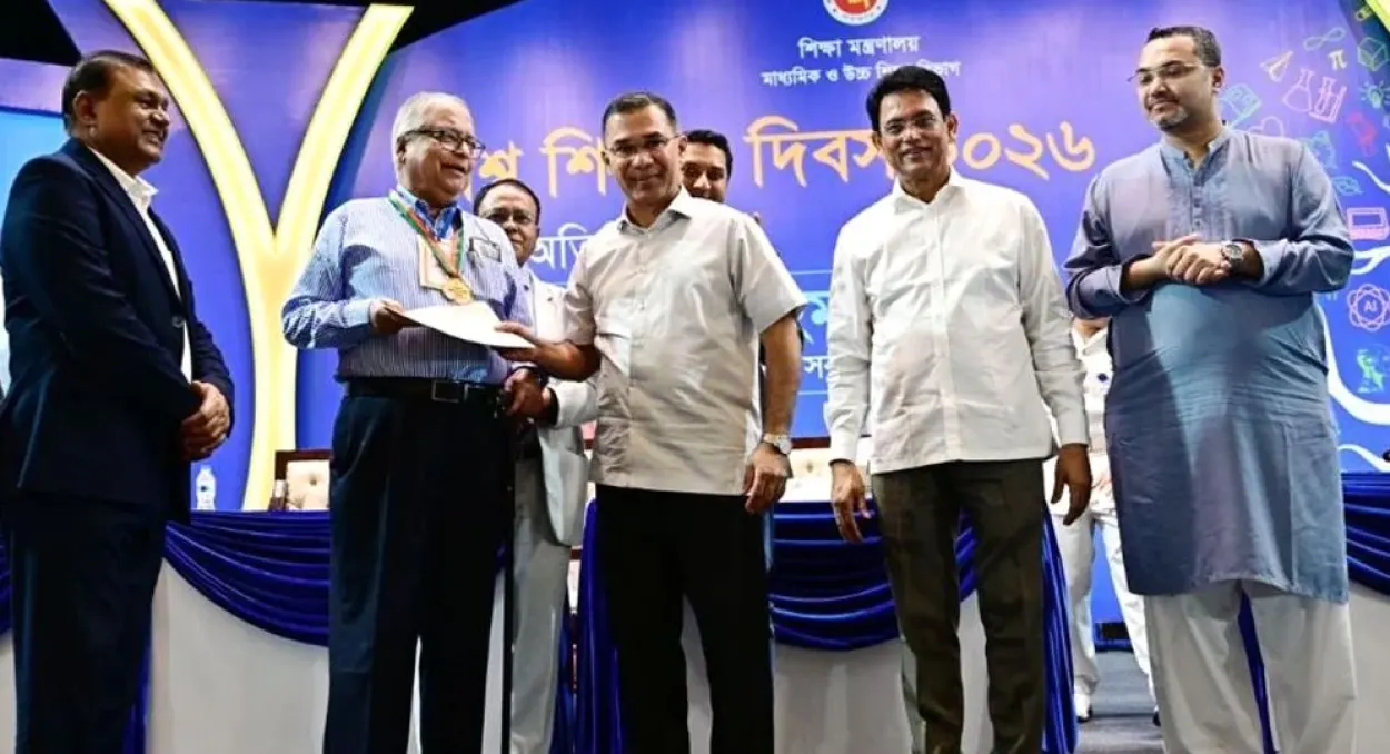 বিশ্ব শিক্ষক দিবসে ১০২ গুণী শিক্ষক পেলেন রাষ্ট্রীয় সম্মাননা