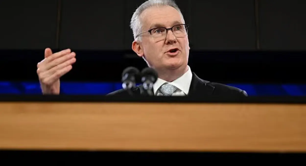 Australia Imposes Strict Visa Curbs Amid Housing Crisis Sparking Student Protests And Anxiety