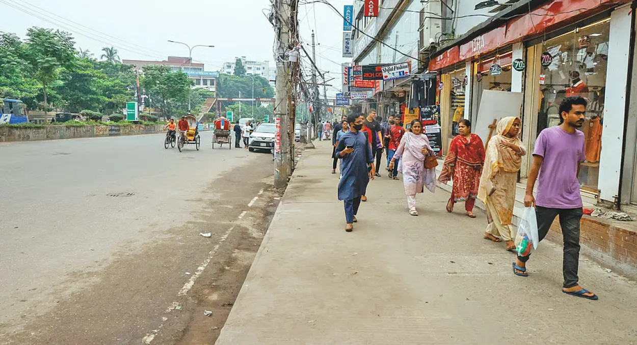 Mirpur 10 Pedestrians Reclaim Broad Walkways After DNCC Eviction Drive