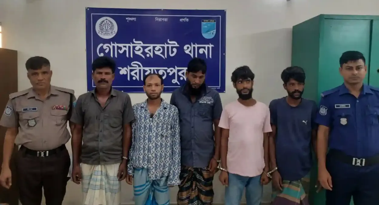 গোসাইরহাটে পুলিশের অভিযানে মাদক সেবনের অভিযোগে ৫ জন গ্রেপ্তার