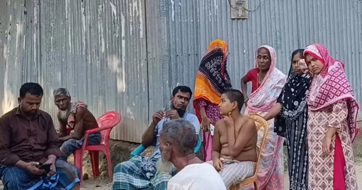 ময়মনসিংহ মেডিকেল কলেজে অগ্নিকাণ্ডের গুজবে পদদলিত হয়ে রোগীর মায়ের মৃত্যু
