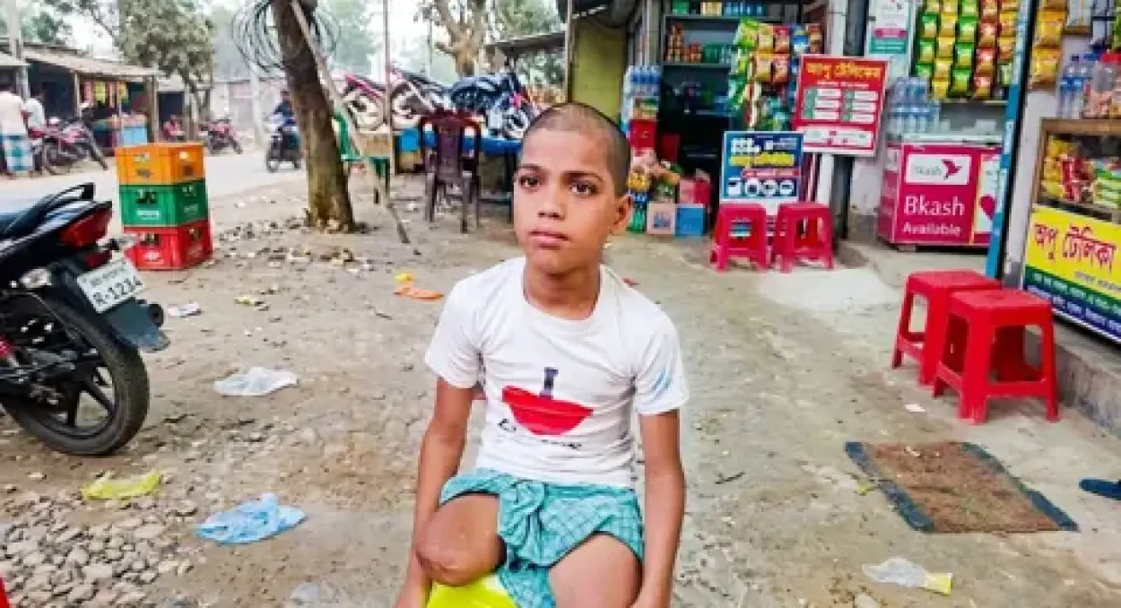 লোহাগাড়ায় খোঁজ মিলল ৭ মাস আগে নিখোঁজ শিশুর, চক্রের কবলে পড়ে হারিয়েছে পা