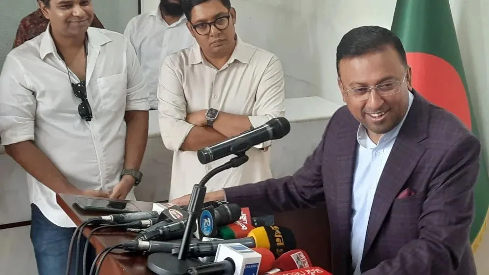 সায়মা ওয়াজেদের নিয়োগে দুর্নীতির গন্ধ রয়েছে বলে মন্তব্য করেছেন পররাষ্ট্র প্রতিমন্ত্রী হুমায়ুন কবির