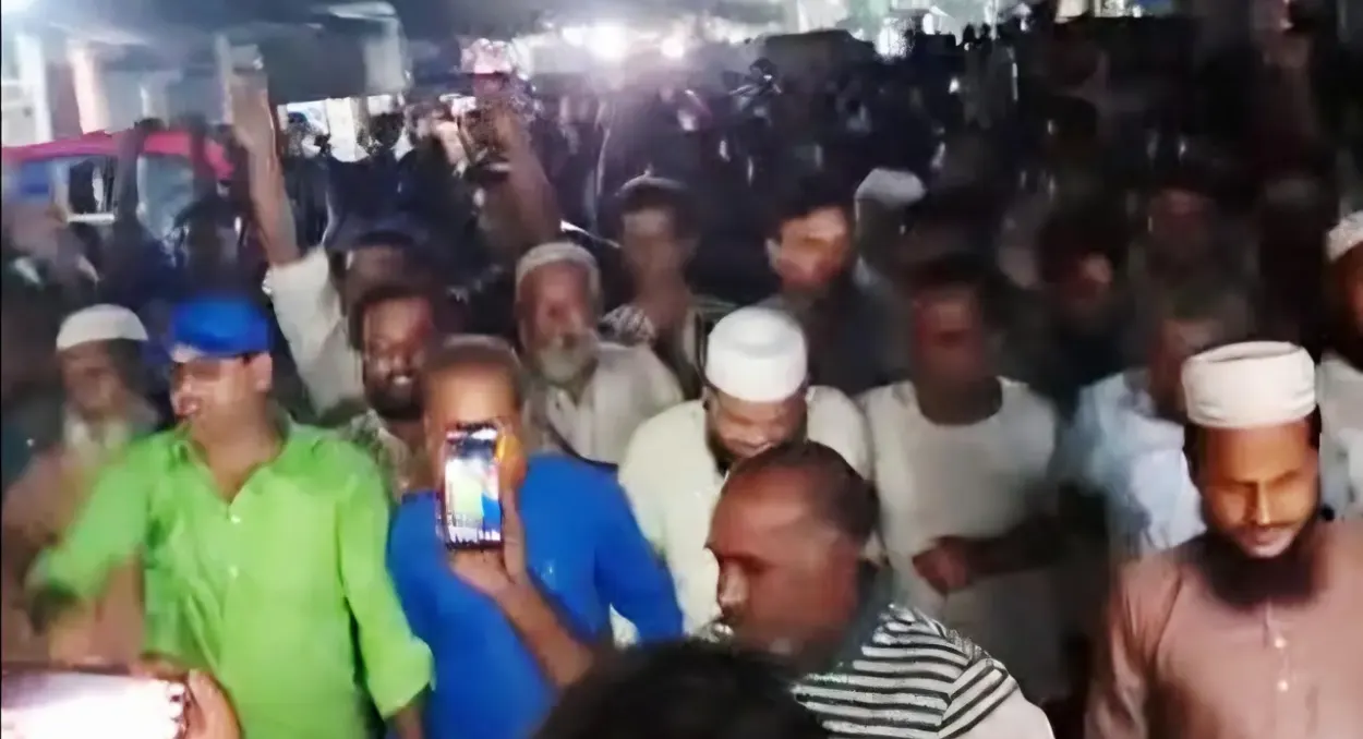 রাজধানীতে জামায়াত নেতা মেজর অবসরপ্রাপ্ত আখতারুজ্জামান রঞ্জনের মুক্তির দাবিতে কিশোরগঞ্জে বিক্ষোভ মিছিল অনুষ্ঠিত হয়েছে
