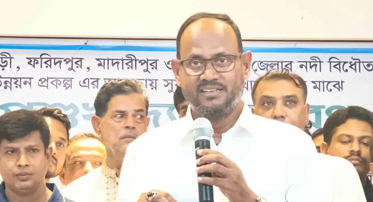 প্রান্তিক খামারিদের স্বাবলম্বী করতে প্রাণিসম্পদ উন্নয়নের ওপর জোর দিলেন প্রতিমন্ত্রী সুলতান সালাউদ্দিন টুকু