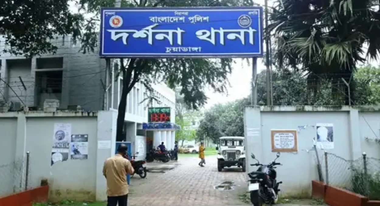 আট লাখ টাকার বেশি মূল্যের ভুট্টা বোঝাই ট্রাক নিয়ে চালক উধাও দর্শনায়