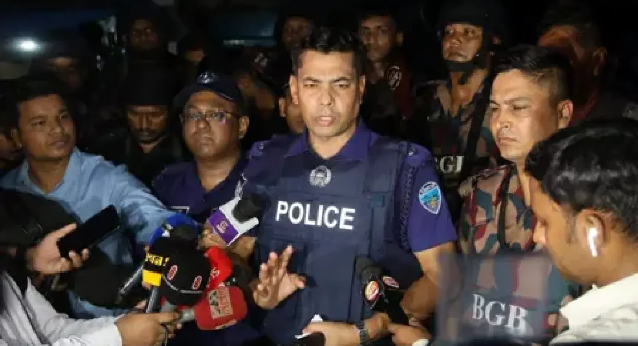 জঙ্গল সলিমপুরে যৌথ বাহিনীর সাঁড়াশি অভিযান, সন্ত্রাসীদের কঠোর হুঁশিয়ারি দিলেন পুলিশ সুপার