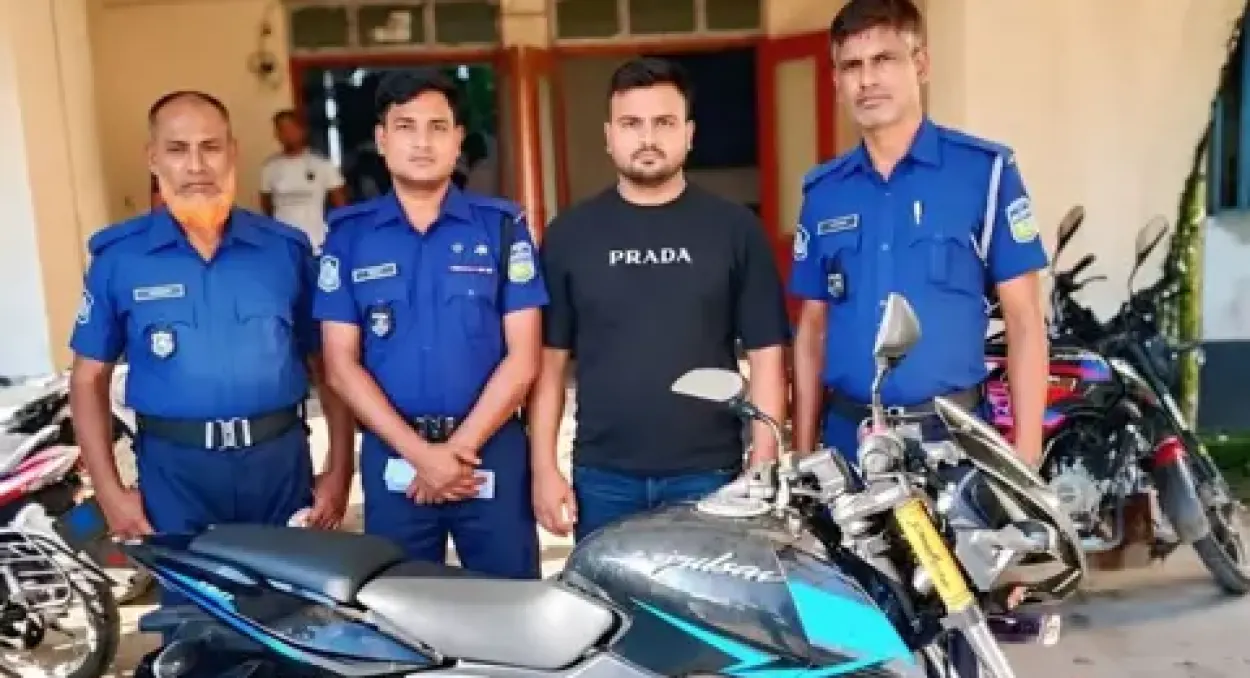 সাবেক ছাত্রদল নেতার মোটরসাইকেল চুরির অভিযোগে বহিষ্কৃত নেতা গ্রেপ্তার
