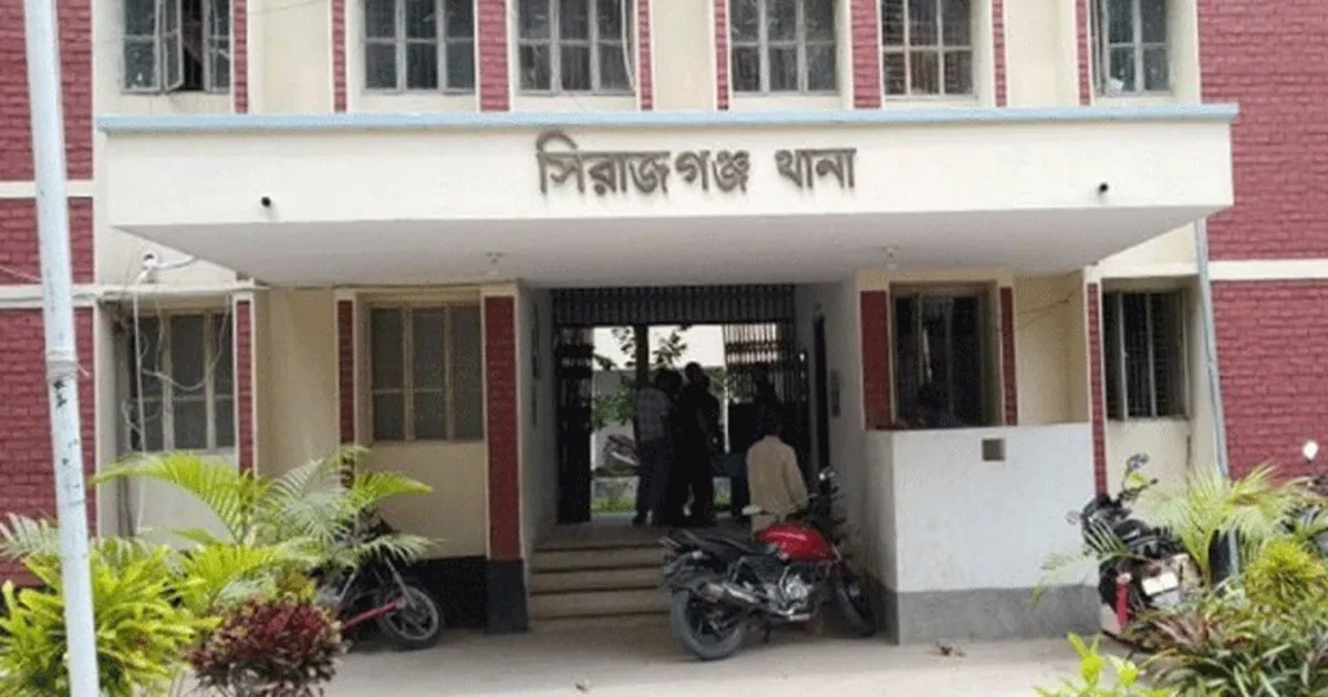 সিরাজগঞ্জে যমুনা নদীতে বলগেটডুবি: নিখোঁজ দুই শ্রমিকের মধ্যে একজনের লাশ উদ্ধার