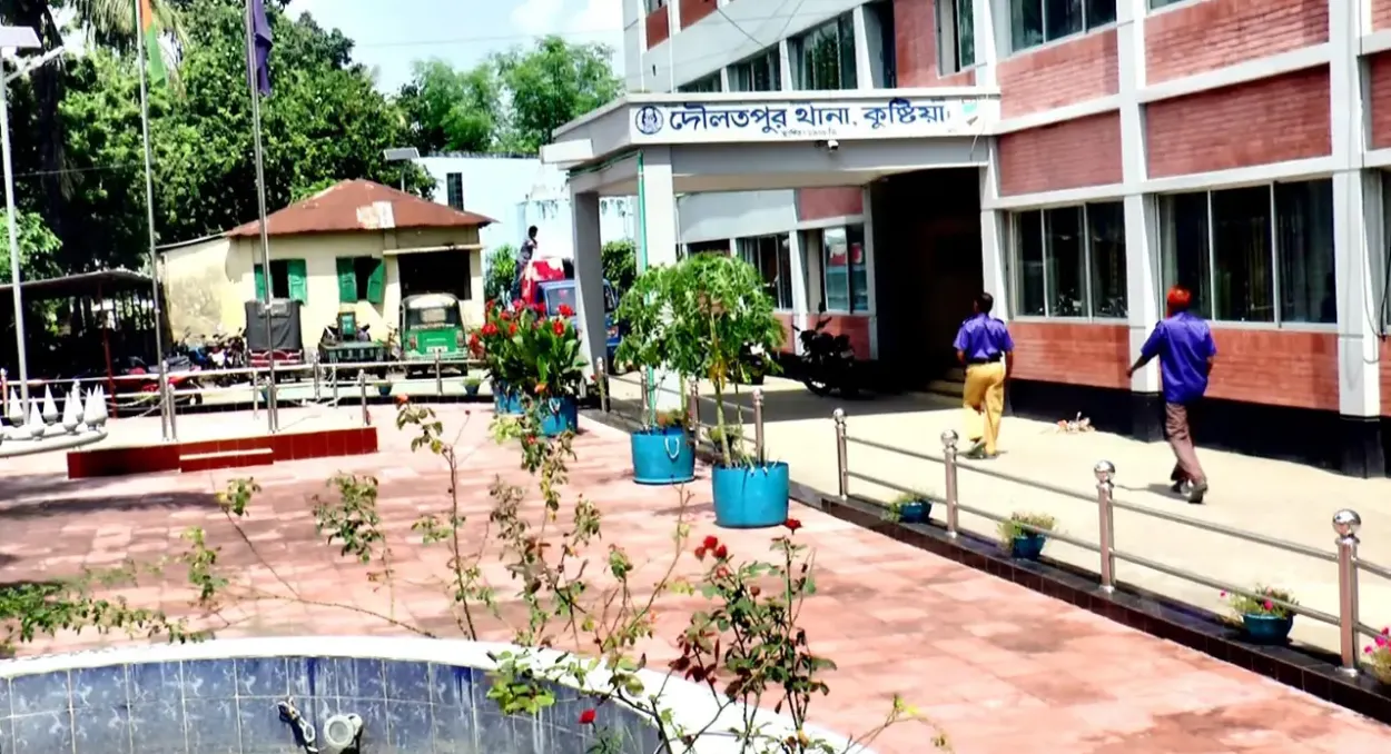 কুষ্টিয়ায় পারিবারিক বিরোধের জেরে ছোট ভাইয়ের হাঁসুয়ার কোপে বড় ভাই নিহত