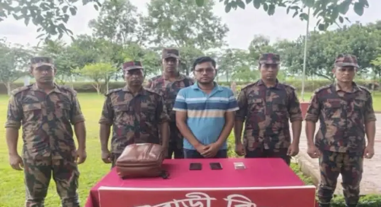 শ্রীমঙ্গলে ভারতে পালানোর সময় নির্বাচন অফিসের কর্মচারী আটক