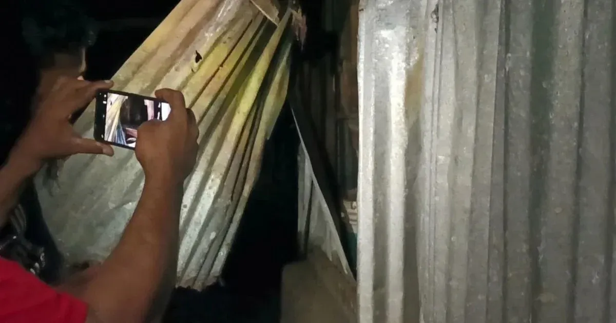 মাদারীপুরে পরিত্যক্ত ঘরে হাতবোমা বিস্ফোরণ, এলাকায় রহস্য ও চাঞ্চল্য