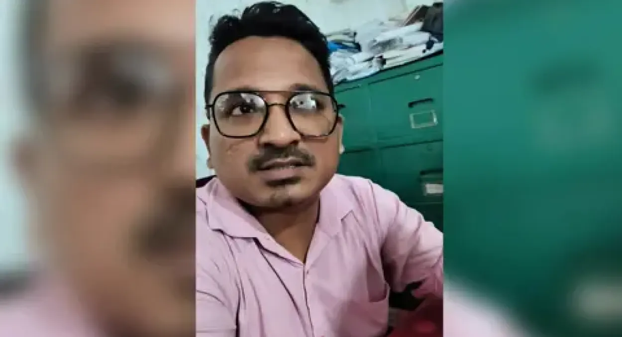 মতলবে সরকারপ্রধানকে নিয়ে কটূক্তি, স্কুলশিক্ষক বাধ্যতামূলক ছুটিতে