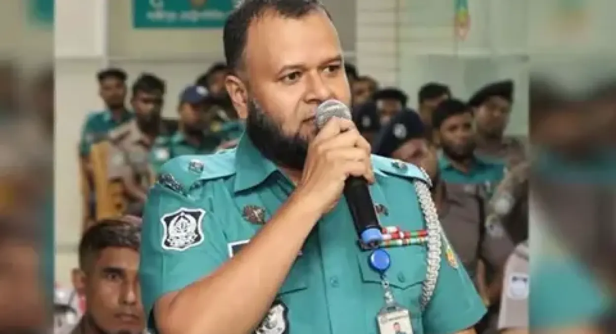 বিরোধী দলের রাজনৈতিক কর্মসূচি নিয়ে ফেসবুক পেজে পোস্ট দেওয়ায় গাজীপুর মেট্রোপলিটন পুলিশের কর্মকর্তা প্রত্যাহার ও শোকজ