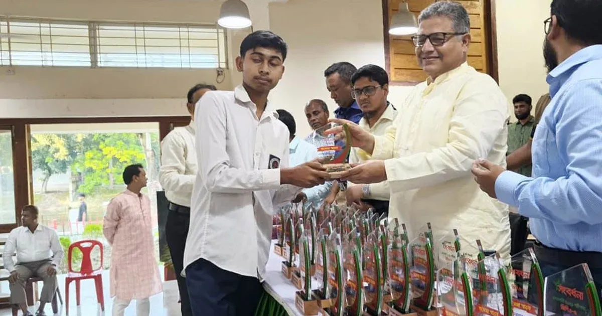 মেধাবী হওয়ার পাশাপাশি ভালো মানুষ হতে হবে: ফরিদপুরে সংবর্ধনায় এমপি বাবুল