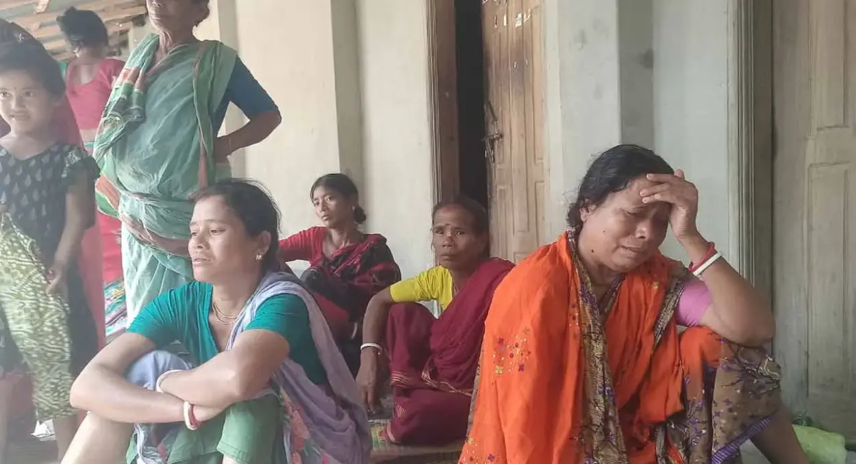 পঞ্চগড়ে স্বামীর মৃত্যুর শোক সইতে না পেরে রেললাইনে শুয়ে স্ত্রীর আত্মহত্যা