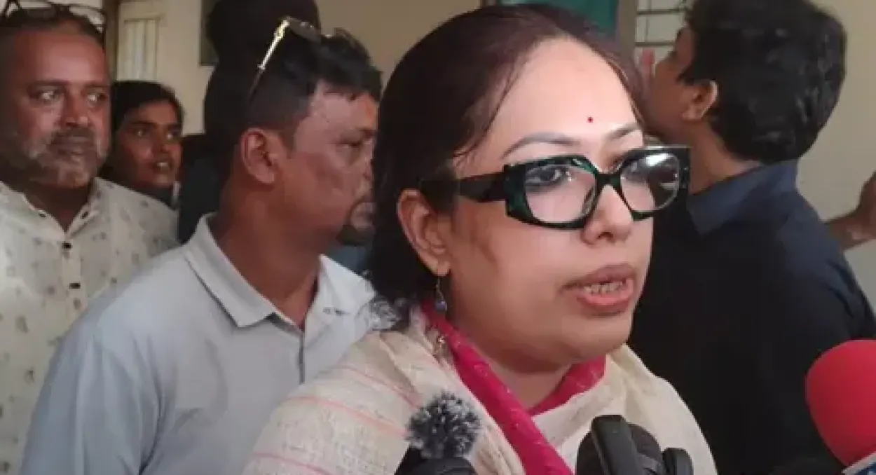 নাগরিকদের দেশের বাইরে যাওয়া ও ফেরার পূর্ণ স্বাধীনতা রয়েছে রুমিন ফারহানা