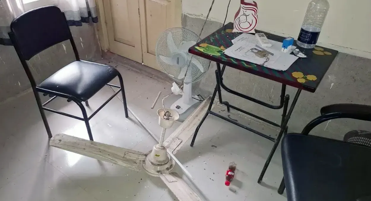 রায়পুরে স্বাস্থ্য কমপ্লেক্সের কক্ষের ফ্যান ভেঙে পড়ে নারী চিকিৎসক আহত