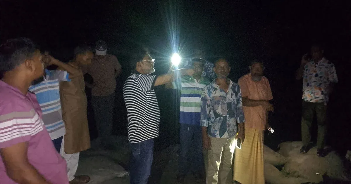 গঙ্গাচড়ায় তিস্তার আকস্মিক ভাঙনে নদীপাড়ের মানুষের মাঝে তীব্র আতঙ্ক