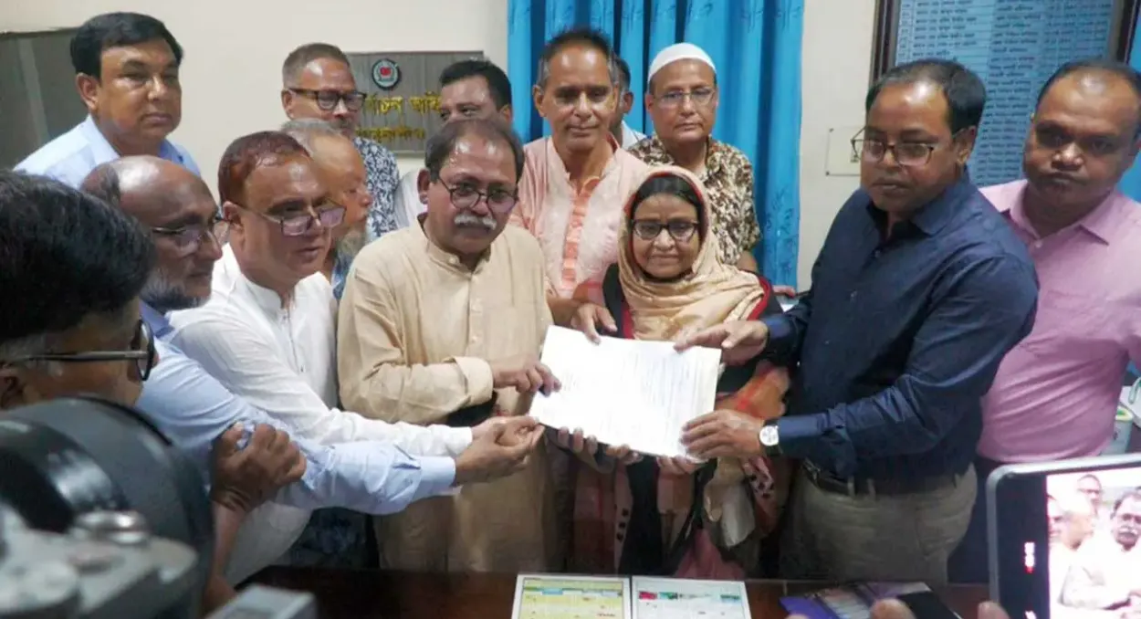 ঠাকুরগাঁও-১ আসনের উপনির্বাচনে বিএনপির মনোনয়নপত্র জমা দিলেন মির্জা ফয়সল আমীন