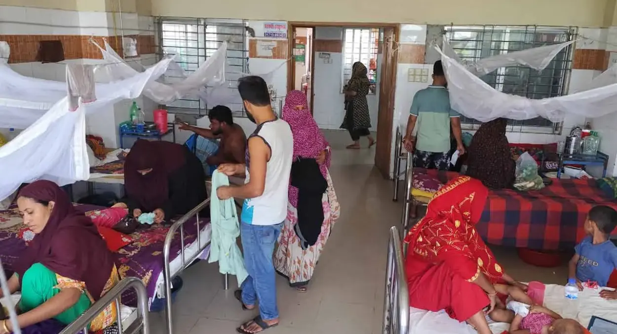 ভোলায় ডেঙ্গুর প্রকোপ: ঢাকা-চট্টগ্রাম ফেরত রোগীদের ভিড়ে সংকটে দরিদ্র পরিবার