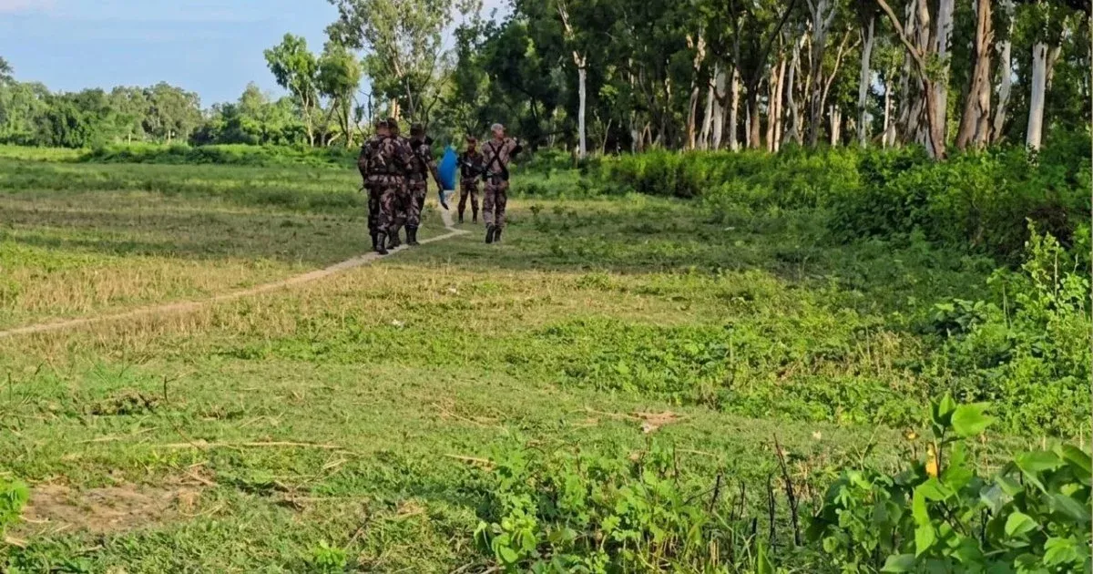 ঠাকুরগাঁও সীমান্তে বিএসএফের গুলিতে নিহত বাংলাদেশি নাগরিকের লাশ হস্তান্তর