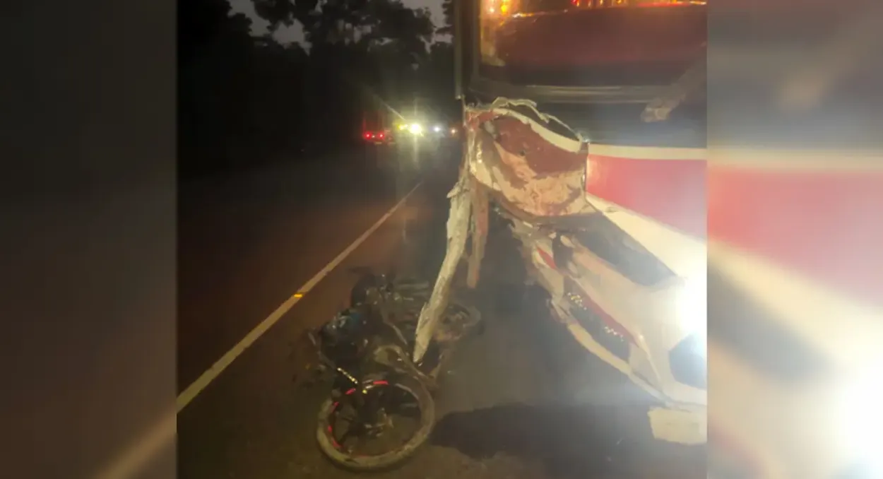 বরিশালে বাসের ধাক্কায় ৩ মোটরসাইকেল আরোহী নিহত