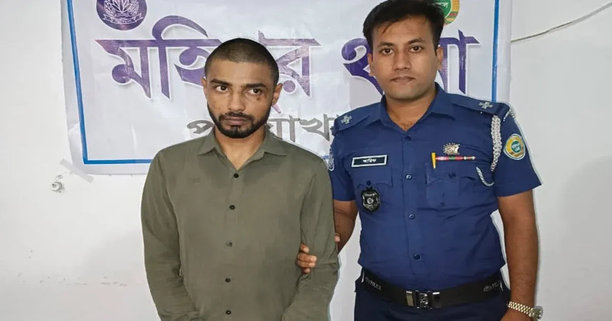 কুয়াকাটায় ২১ ইয়াবাসহ ১৬ মামলার শীর্ষ কারবারি গ্রেপ্তার
