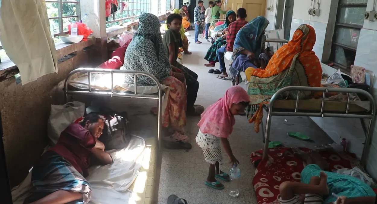 গাইবান্ধায় হাসপাতালে ডেঙ্গু-সাধারণ রোগী একাকার, বাড়ছে ঝুঁকি
