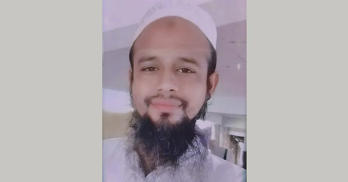 সাতক্ষীরায় খামারের বিদ্যুতায়িত চালে ভ্যান স্পর্শ করায় ঝালমুড়ি বিক্রেতার মৃত্যু